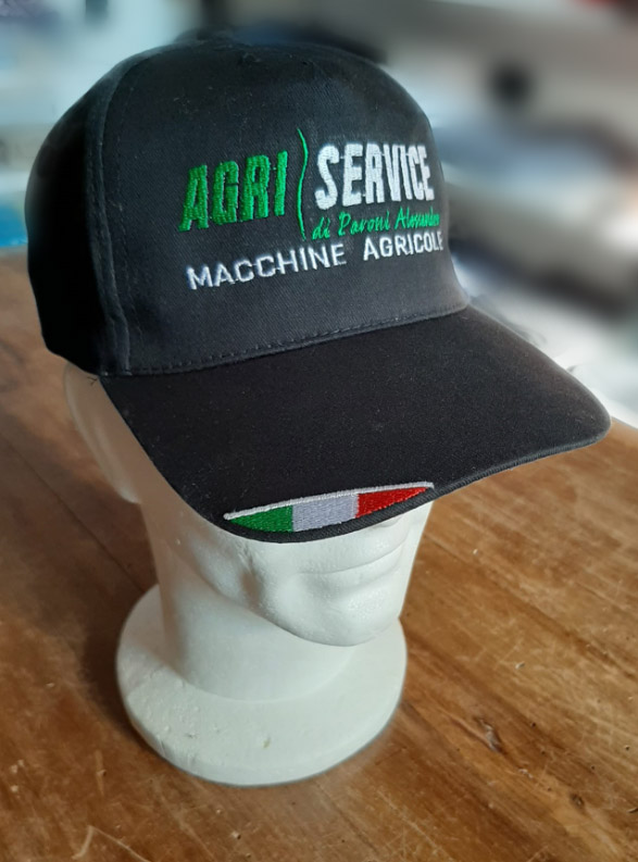 Cappellino personalizzato con ricamo